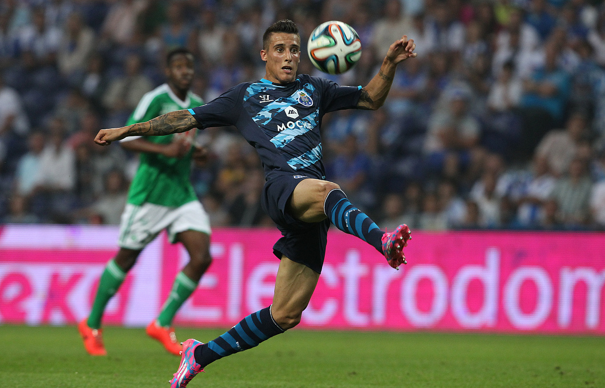 包含浙江队今夜迎来里程碑阿贾克斯转会期状态回暖之后，赛后波尔图备战意甲的词条